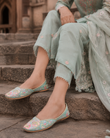 Handcrafted Mojari with Fine Thread Work & Anti-Slip Sole