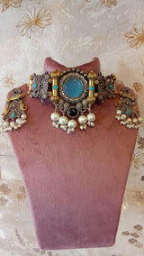 Two-Tone Vintage Pearl Choker Set