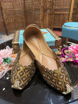 Brown Pure Leather Punjabi Jutti with Kussa Work
