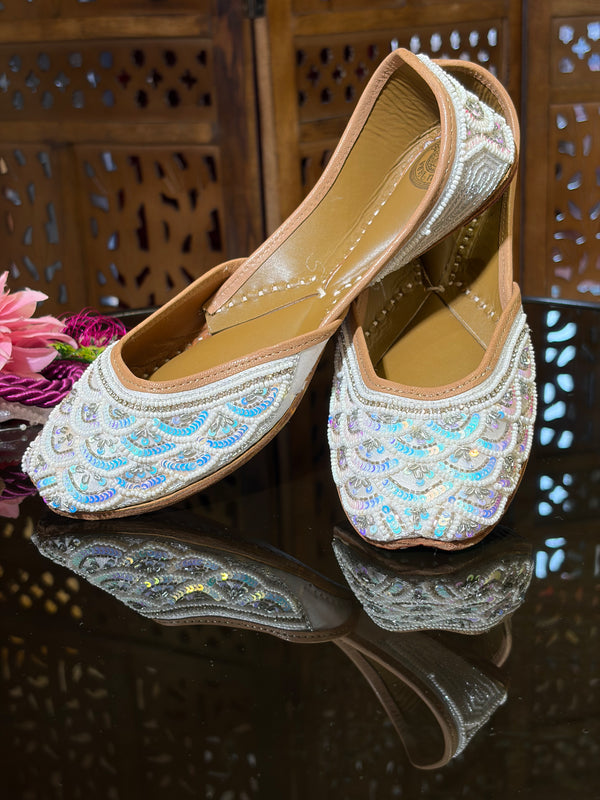 Dabka Kadhai Punjabi Jutti – Pure Leather Handcrafted