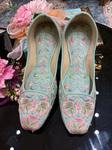 Handcrafted Mojari with Fine Thread Work & Anti-Slip Sole