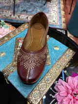 Brown Handcrafted Mojari with Anti-slip Sole