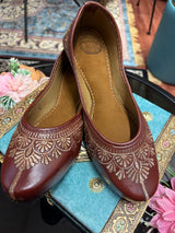 Brown Handcrafted Mojari with Anti-slip Sole